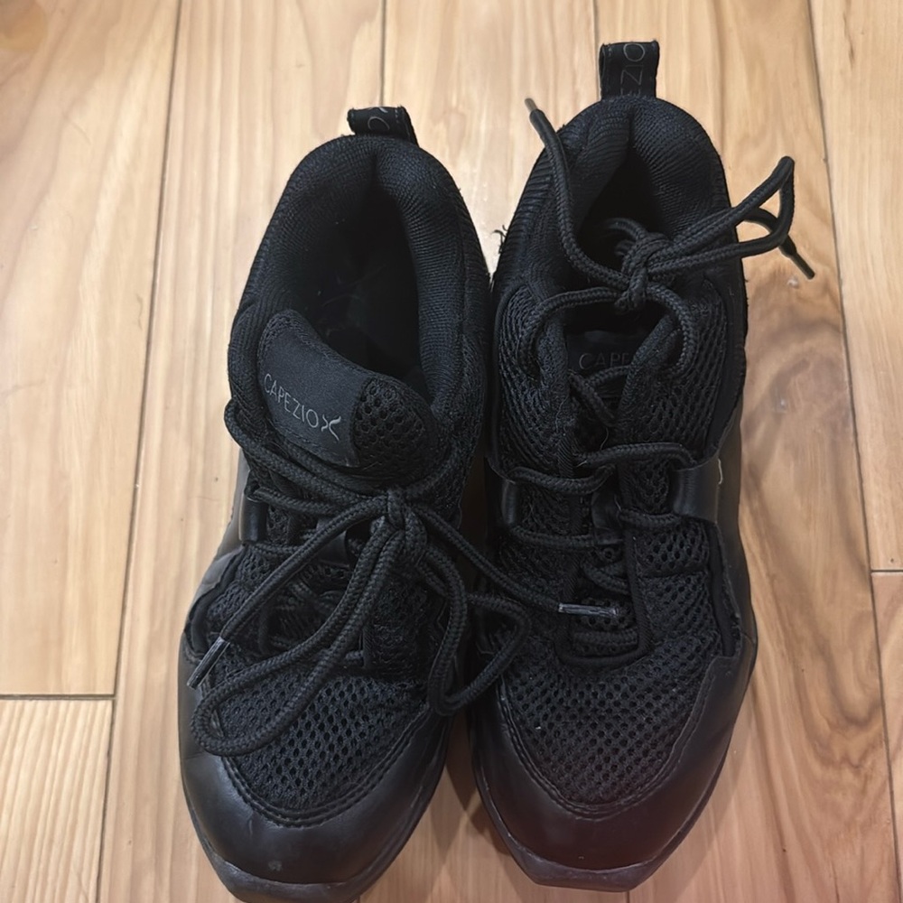 Capezio Fierce Dansneaker - Black Size 4 Lace Up Dance Sneakers